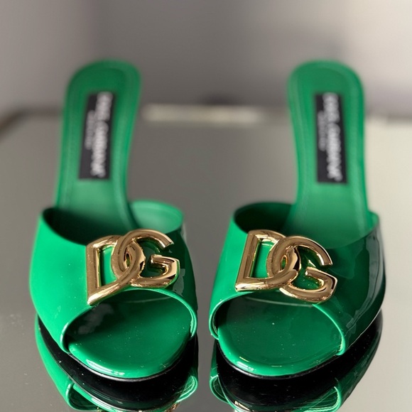 Dolce&Gabbana - DG patent leather mules 37.5 - Picture 9 of 10